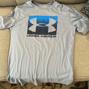 Men’s under armor gray active shirt